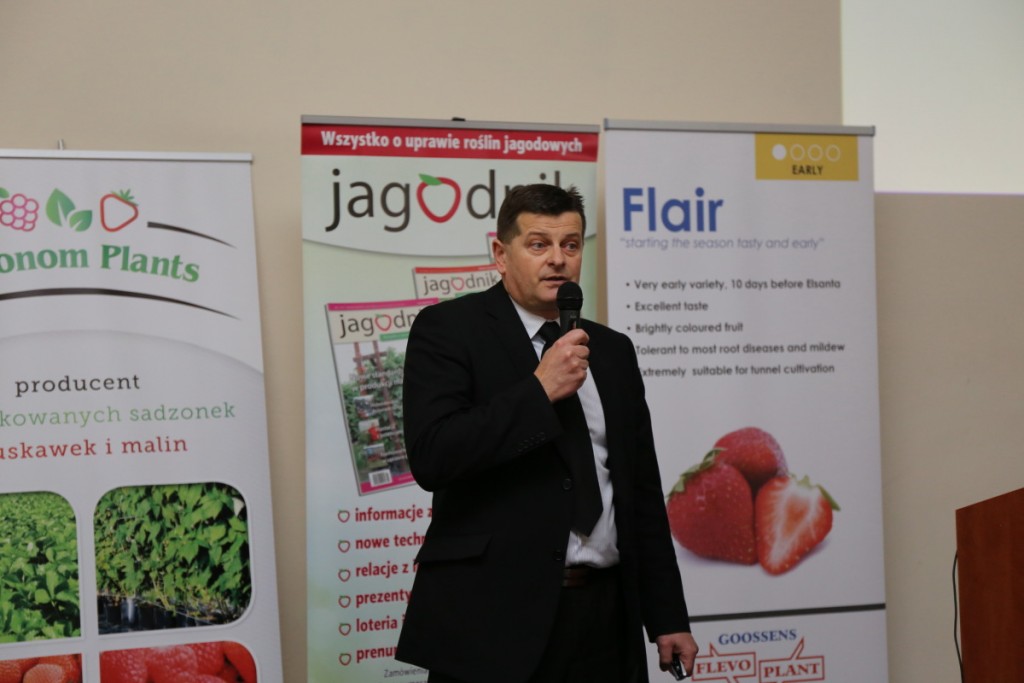 Dr hab. Zbigniew Jarosz z UP w Lublinie opowiada o fertygacji w uprawie truskawki