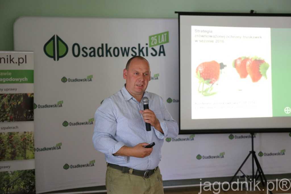 Nowe rozwiązania w ochronie truskawek – zalecenia i podsumowanie były tematem wystąienia Mirosława Korzeniowskiego z firmy Bayer